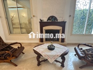 Maison de luxe à vendre dans une résidence a côté de Mosquée Al hamd à Californie. 4 pièces confortables. Jardin et terrasse - Maison à vendre - Casablanca