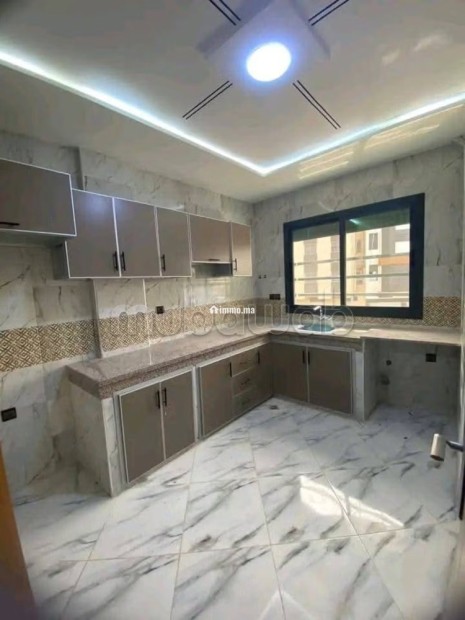Vente d'un bel appartement à Oulad Tayeb. 1 belle chambre. Salon marocain traditionnel - Vente Immobilier - Autre - photo 7