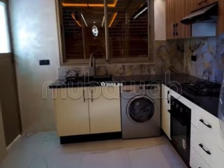 Location saisonnière en Centre ville. Surface totale 99 m². Système de parabole et salon marocain - Appartement à vendre - El Jadida