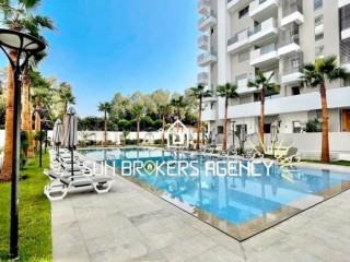 Tres joli studio sur cfc piscine - Appartement à louer - Casablanca