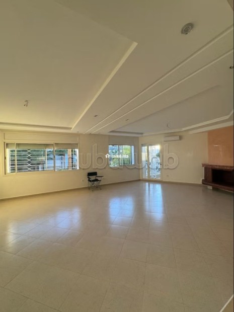 Bel appartement en location à Riyad Extension. Surface totale 220 m². Cheminée et climatisation - Location Immobilier - Rabat - photo 1