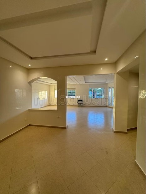 Bel appartement en location à Riyad Extension. Surface totale 220 m². Cheminée et climatisation - Location Immobilier - Rabat - photo 5