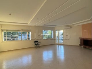 Bel appartement en location à Riyad Extension. Surface totale 220 m². Cheminée et climatisation - Appartement à louer - Rabat