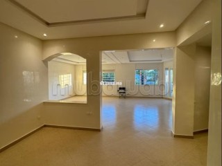 Bel appartement en location à Riyad Extension. Surface totale 220 m². Cheminée et climatisation - Appartement à louer - Rabat