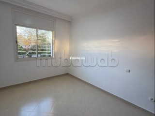 Bel appartement en location à Riyad Extension. Surface totale 220 m². Cheminée et climatisation - Appartement à louer - Rabat