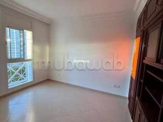 Bel appartement en location à Riyad Extension. Surface totale 220 m². Cheminée et climatisation - Appartement à louer - Rabat