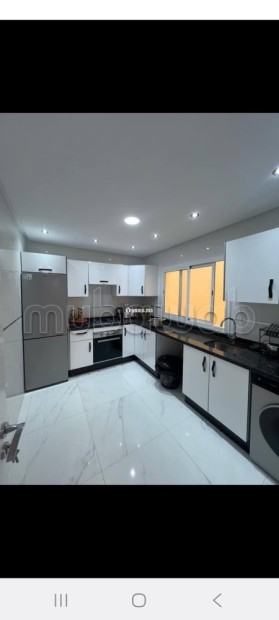 Appartement de vacances à louer en Centre ville.
Surface de 97 m².
Porte blindée et système de double vitrage - Vente Immobilier - El Jadida - photo 5