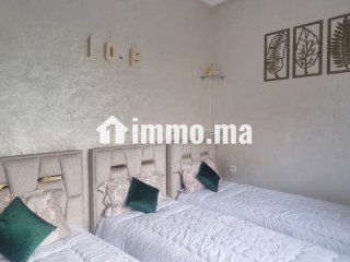 Appartement de vacances à louer en Centre ville.
Surface de 97 m².
Porte blindée et système de double vitrage - Appartement à vendre - El Jadida