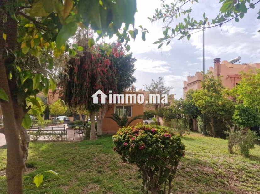 Villa de haut standing à vendre à Masmoudi. 4 chambres agréables. Jardin et terrasse - Vente Immobilier - Marrakech - photo 1