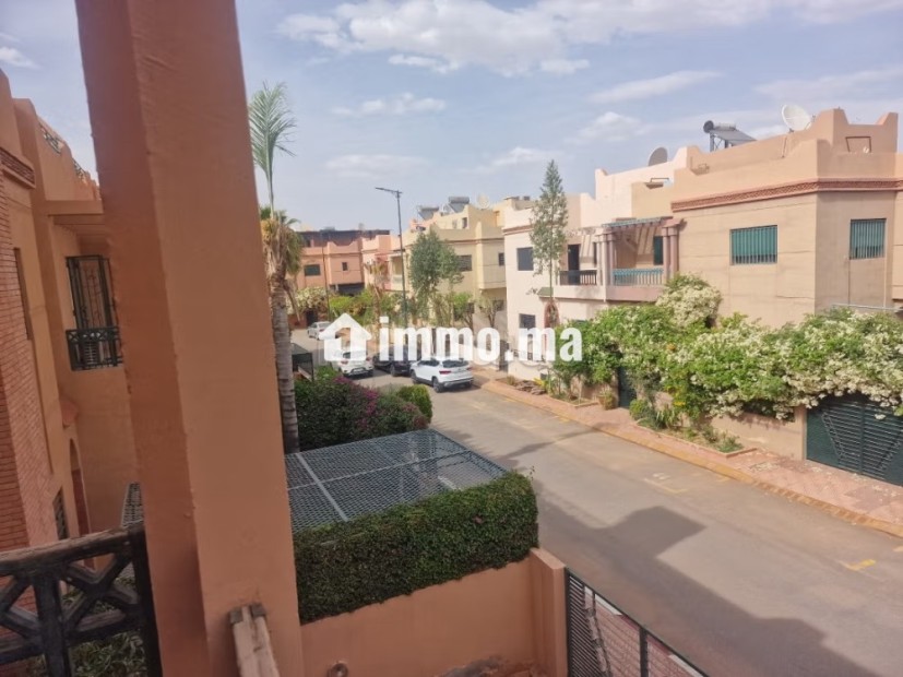Villa de haut standing à vendre à Masmoudi. 4 chambres agréables. Jardin et terrasse - Vente Immobilier - Marrakech - photo 2
