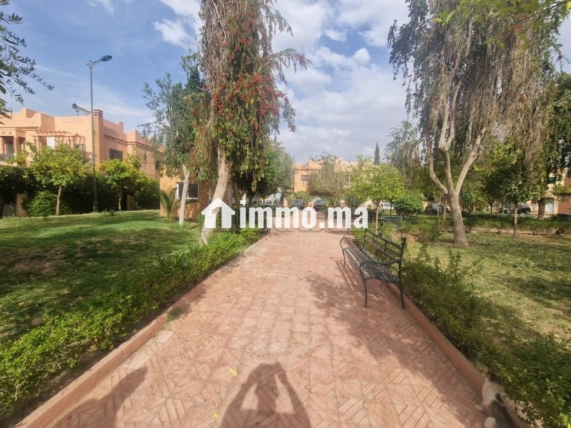 Villa de haut standing à vendre à Masmoudi. 4 chambres agréables. Jardin et terrasse - Vente Immobilier - Marrakech - photo 7