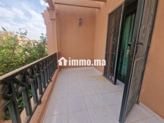 Villa de haut standing à vendre à Masmoudi. 4 chambres agréables. Jardin et terrasse - Villa à vendre - Marrakech