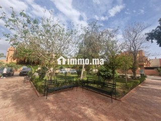 Villa de haut standing à vendre à Masmoudi. 4 chambres agréables. Jardin et terrasse - Villa à vendre - Marrakech