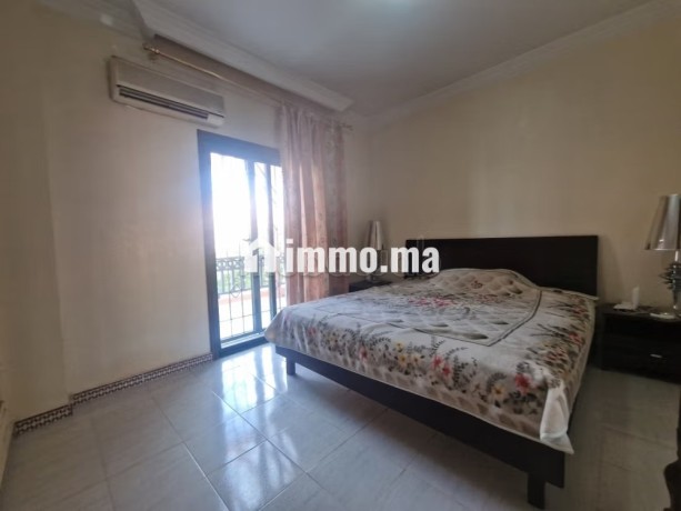villa-de-haut-standing-a-vendre-a-masmoudi-4-chambres-agreables-jardin-et-terrasse-big-11