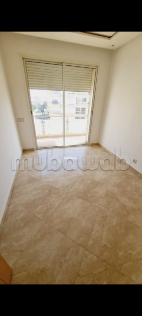 Location d'un appartement à Hay Massira. Surface de 96 m². Avec ascenseur et espace vert - Location Immobilier - Agadir - photo 5