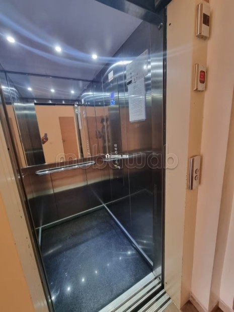 Location d'un appartement à Hay Massira. Surface de 96 m². Avec ascenseur et espace vert - Location Immobilier - Agadir - photo 8