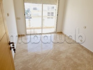 Location d'un appartement à Hay Massira. Surface de 96 m². Avec ascenseur et espace vert - Appartement à louer - Agadir