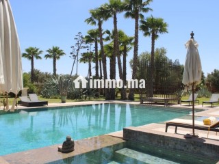 Grande villa édifié sur un luxuriant jardin arboré - Villa à louer - Marrakech