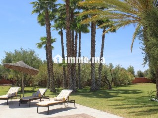 Grande villa édifié sur un luxuriant jardin arboré - Villa à louer - Marrakech