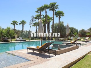 Grande villa édifié sur un luxuriant jardin arboré - Villa à louer - Marrakech