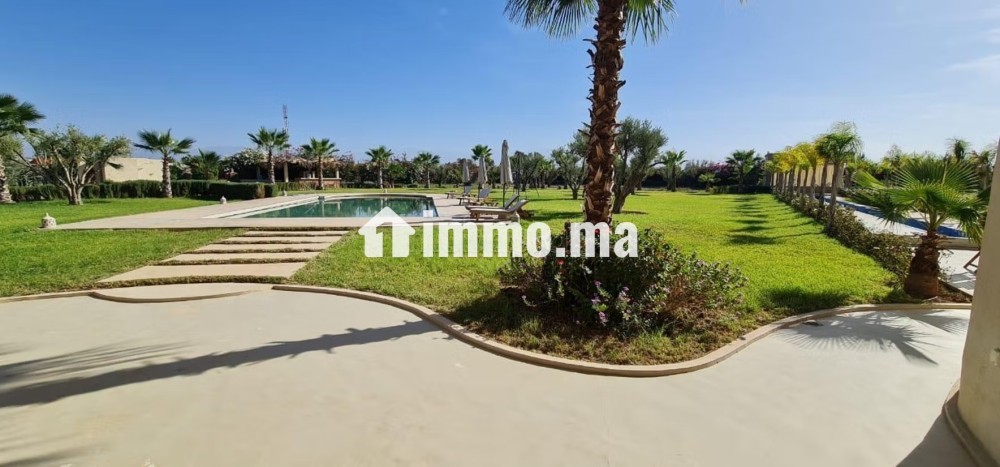 Location saisonnière villa haut standing à Route de l'Ourika.
Superficie 10500 m².
Antenne parabolique et sécurité - Vente Immobilier - Marrakech - photo 3