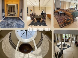 Location saisonnière villa haut standing à Route de l'Ourika.
Superficie 10500 m².
Antenne parabolique et sécurité - Villa à vendre - Marrakech