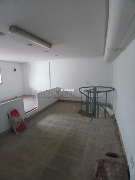 Bd Abd Ben kadour Rnd point des sports boutique R1 50m2 à louer - Location Immobilier - Casablanca - photo 4
