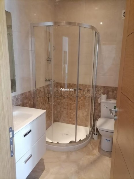 Location d'un appartement à Sidi Rahal Chatai.
Superficie 86 m².
Meublé - Location Immobilier - Sidi Rahal Chatai - photo 3