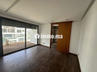Appartement 2 chambres avec terrasse vide à la location - Appartement à louer - Casablanca