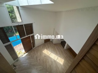 Villa de haut standing à louer à Oasis.
Superficie 900 m².
Salon traditionnel marocain, résidence sécurisée - Villa à louer - Casablanca
