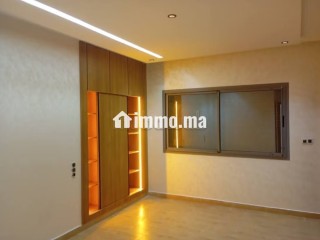 Bel appartement à vendre à Hamria. 8 grandes pièces. Porte blindée, sécurité - Appartement à vendre - Meknes