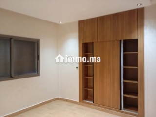 Bel appartement à vendre à Hamria. 8 grandes pièces. Porte blindée, sécurité - Appartement à vendre - Meknes