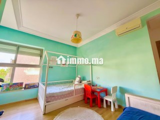 Rêve de villa: 309m² avec solarium, sécurité totale et vie de quartier - Villa à vendre - Dar Bouazza