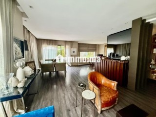 Rêve de villa: 309m² avec solarium, sécurité totale et vie de quartier - Villa à vendre - Dar Bouazza