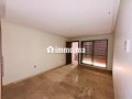 Vend appartement à Guéliz. Superficie 88 m². Climatisation et piscine - miniature 4