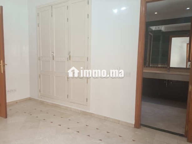 a-louer-appartement-non-meuble-a-plaza-gueliz-big-17