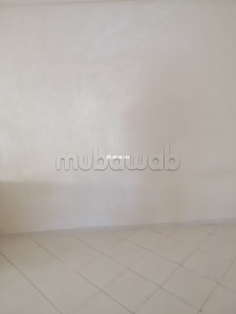 Bel appartement en location à Ezzohor. Surface totale 110 m². Porte sécurisée - Location Immobilier - El Jadida - photo 1