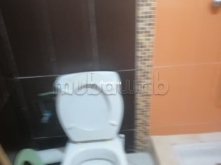 Bel appartement en location à Ezzohor. Surface totale 110 m². Porte sécurisée - Appartement à louer - El Jadida