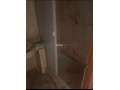 Location d'un appartement vide en longue durée à Camp Al Ghoul. 2 chambres. Concierge et climatisation - miniature 3