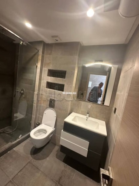 Vente d'un bel appartement avec terrasse à Bourgogne Ouest. 2 grandes pièces. Terrasse et ascenseur - Vente Immobilier - Casablanca - photo 4
