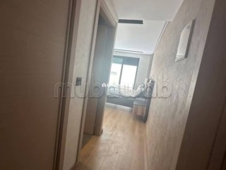 Vente d'un bel appartement avec terrasse à Bourgogne Ouest. 2 grandes pièces. Terrasse et ascenseur - Appartement à vendre - Casablanca