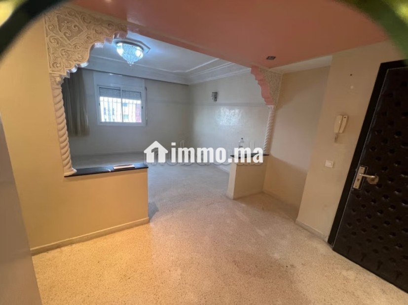 Très bel appartement en location à Harhoura. 2 chambres. Salon traditionnel et porte blindée - Location Immobilier - Temara - photo 1