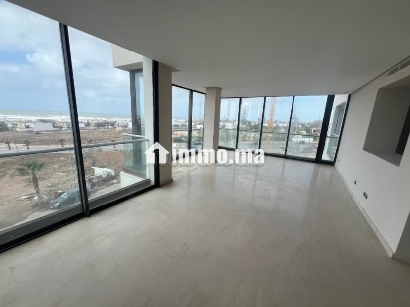 Appartement à louer à Ain Diab. 3 belles chambres. Vue sur mer et porte blindée - Location Immobilier - Casablanca - photo 2