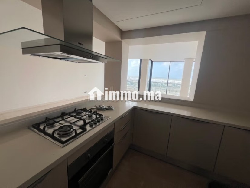 Appartement à louer à Ain Diab. 3 belles chambres. Vue sur mer et porte blindée - Location Immobilier - Casablanca - photo 5