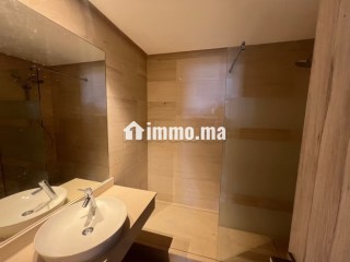 Appartement à louer à Ain Diab. 3 belles chambres. Vue sur mer et porte blindée - Appartement à louer - Casablanca