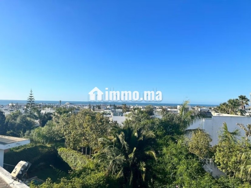 Magnifique villa à louer à Ain Diab. 4 chambres agréables. Cheminée et climatisation - Location Immobilier - Casablanca - photo 2