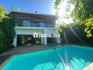 Magnifique villa à louer à Ain Diab. 4 chambres agréables. Cheminée et climatisation - Villa à louer - Casablanca