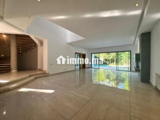 Magnifique villa à louer à Ain Diab. 4 chambres agréables. Cheminée et climatisation - Villa à louer - Casablanca