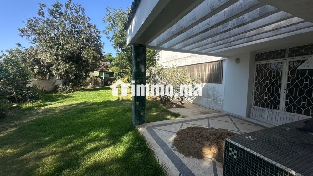 Villa à vendre à Souissi. Superficie bâti 1000 m². Belle terrasse et jardin - Vente Immobilier - Rabat - photo 3