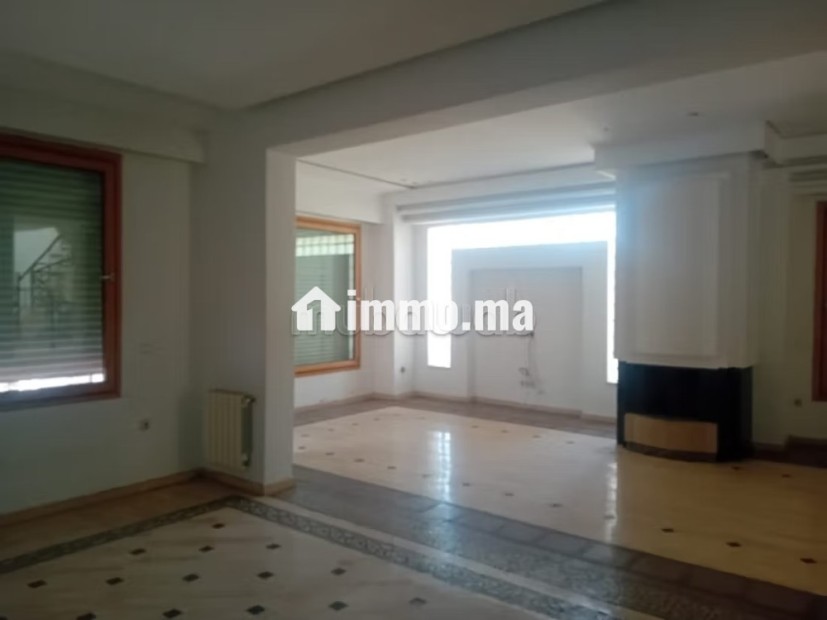 Villa à louer sur LES CRETES - Location Immobilier - Casablanca - photo 1